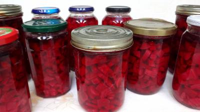 Conserves : Bocaux de conserves de betteraves rougues