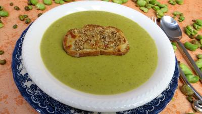 Soupes & potages : Assiette de velouté de fèves