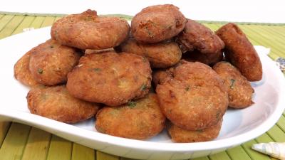 Poissons : Plat de beignets de cabillaud aux poireaux