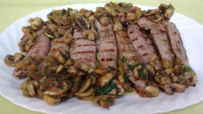 Volailles et gibiers : Assiette d'aiguillettes de canard à l'aigre doux
