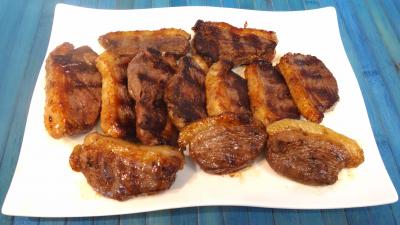 Cuisson au grill : Assiette de magrets de canard grillés