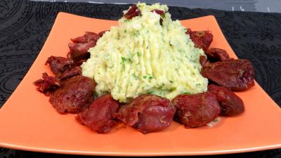 Volailles et gibiers : Assiette de purée à l'ail et ses gésiers de canard