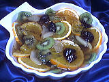 Dessert avec alcool : Saladier de compote de fruits au kiwis