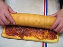 préparation du gâteau roulé à la confiture
