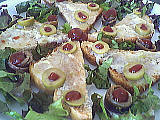 crème entière : Assiette de canapés à l'ail