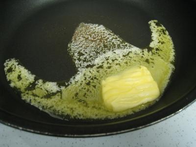 Photo : beurre dans la poêle