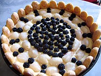 litchi : Assiette de tiramisu aux mûres et litchies