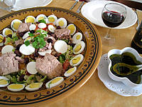 thon rouge : Assiette de salade de thon aux pêches
