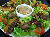 magret : Assiette de salade landaise aux rillettes
