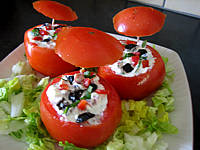 Fromages : Assiette de tomates farcies aux fromages