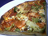 bresse bleu : Part de pizza aux brocolis