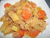 chou blanc : Assiette de restes de choucroute en jardinière