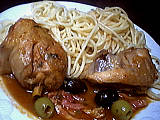 Cuisine libanaise : Assiette de poulet sauté aux olives