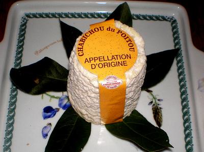 Photo : Fromage chabichou sur une assiette