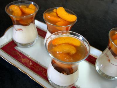 fromage blanc : Verrines d'abricots au fromage blanc et au floc de Gascogne