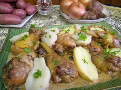 crème entière : Assiette de service d'abatis et pilons en blanquette
