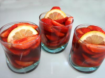 Fraises au vin rosé et Grand Marnier