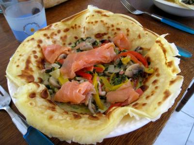 huile d'arachide : Crêpes aux épinards, champignons et saumon