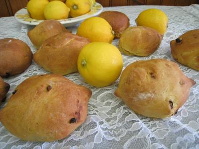 curcuma : Pain au citron aux noix de cajou et raisins secs
