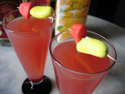 boisson alcoolisée : Verres de cocktail de liqueur de litchis