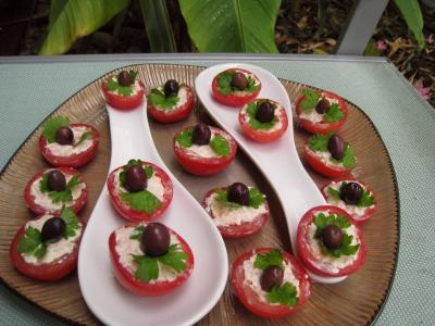 Cuisine diététique : Assiette de tomates cerises apéritives