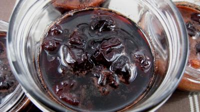 vanille liquide : Pot de confiture de cerises