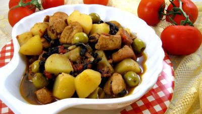 lardon fumé : Saladier de blancs de poulet bastiaise façon Corse