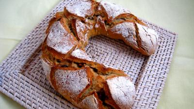 Image : Pain couronne aux noix