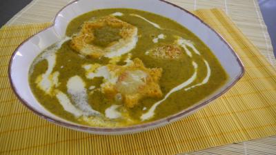 Cuisine diététique : soupière de velouté de bettes