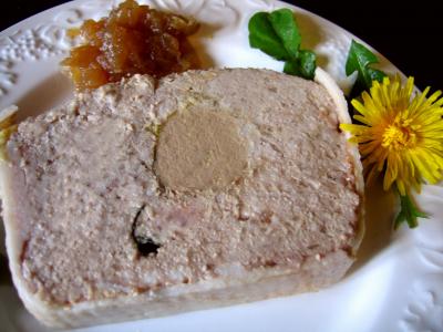 foie gras : Part de terrine de campagne au foie gras