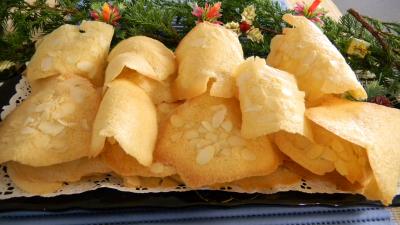 Amande effilée : Plat de tuiles aux amandes
