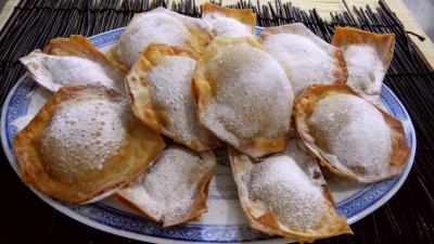 Cuisson au bain de friture : Assiette de beignets croustillants à la banane