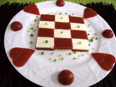 sauce tomate : Assiette d'amuse-bouche moléculaire à la tomate et mozzarella