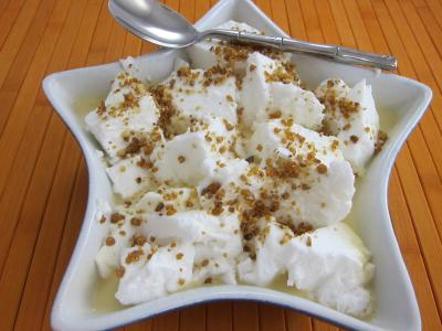 Cuisson au micro-ondes : Saladier d'iles flottantes au caramel
