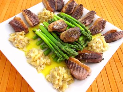 asperge : Assiette d'asperges et magrets aux amandes et aux oranges