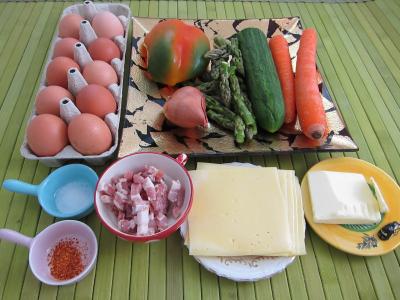Ingrédients pour la recette : Omelettes aux carottes et aux légumes