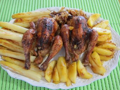 asperge : Assiette familiale de coquelets au miel et de pommes caramélisés et aux asperges