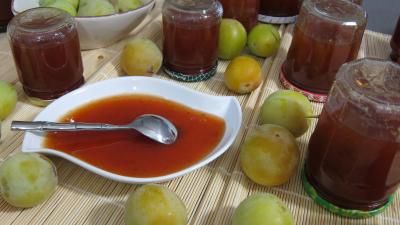 prune : Plat de confiture de prunes blanches