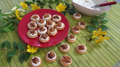Image : Assiette de canapés aux noix