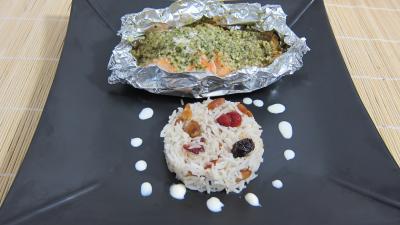 saumon : Assiette de papillotes de pavés de saumon et son riz aux fruits secs